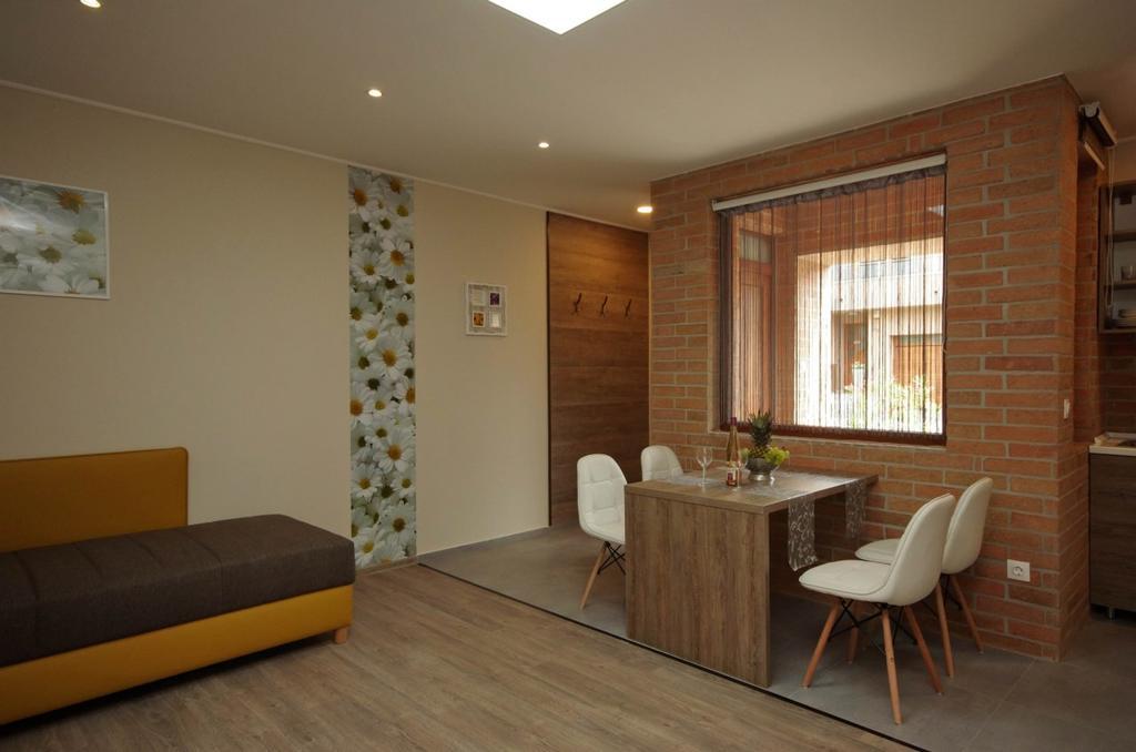 Mosoly Deluxe Apartman Gyula Dış mekan fotoğraf