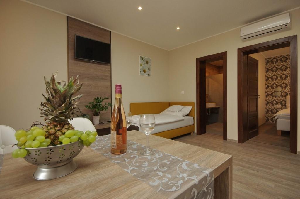 Mosoly Deluxe Apartman Gyula Dış mekan fotoğraf